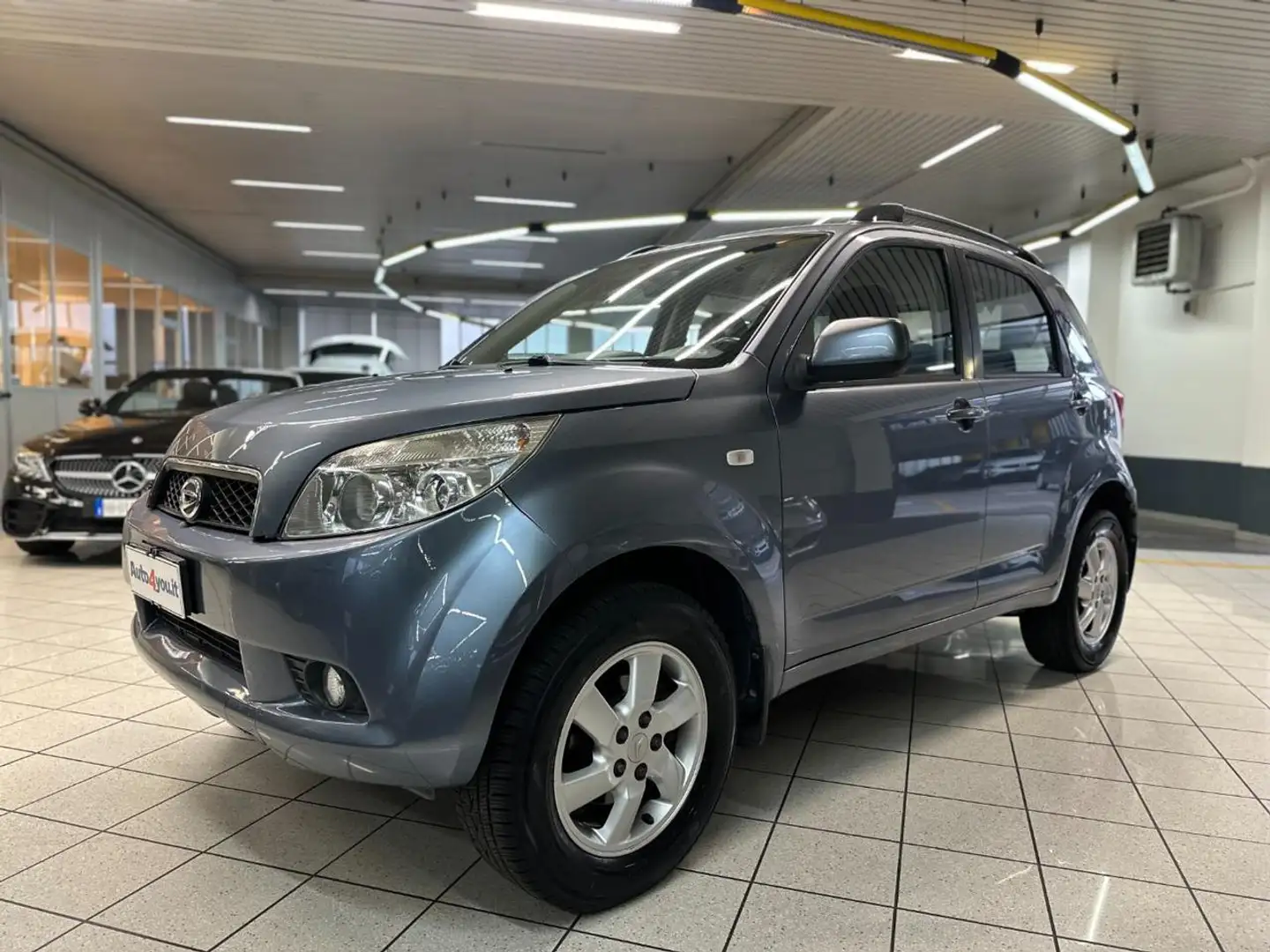 Daihatsu Terios 1.5 4WD SXA Green Powered -GPL- AUTOMATICA Grau - 2