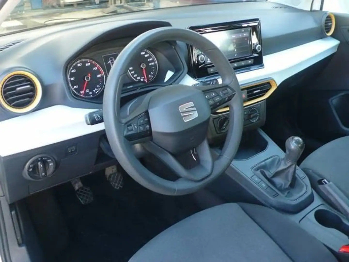 SEAT Ibiza 1.0 MPI 59kW (80CV) Reference Plus Weiß - 2