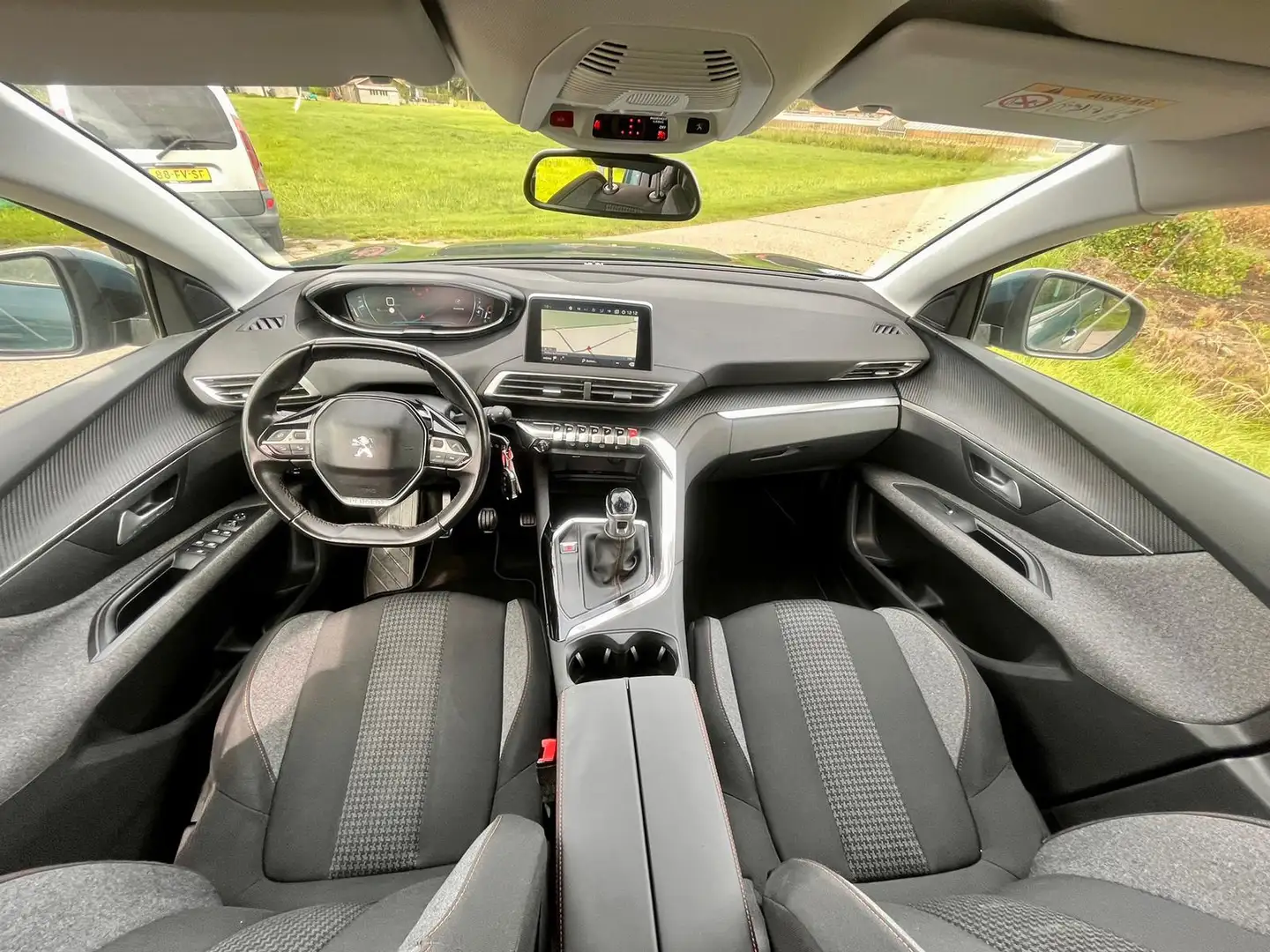 Peugeot 5008 1.2 PureTech Blue Lease Executive 7PERSOONS NAVI C Grün - 2