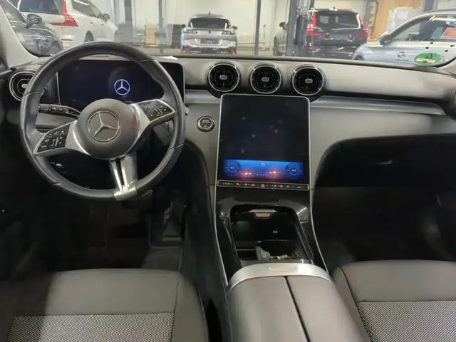 Mercedes-Benz C view 6