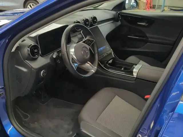 Mercedes-Benz C view 7