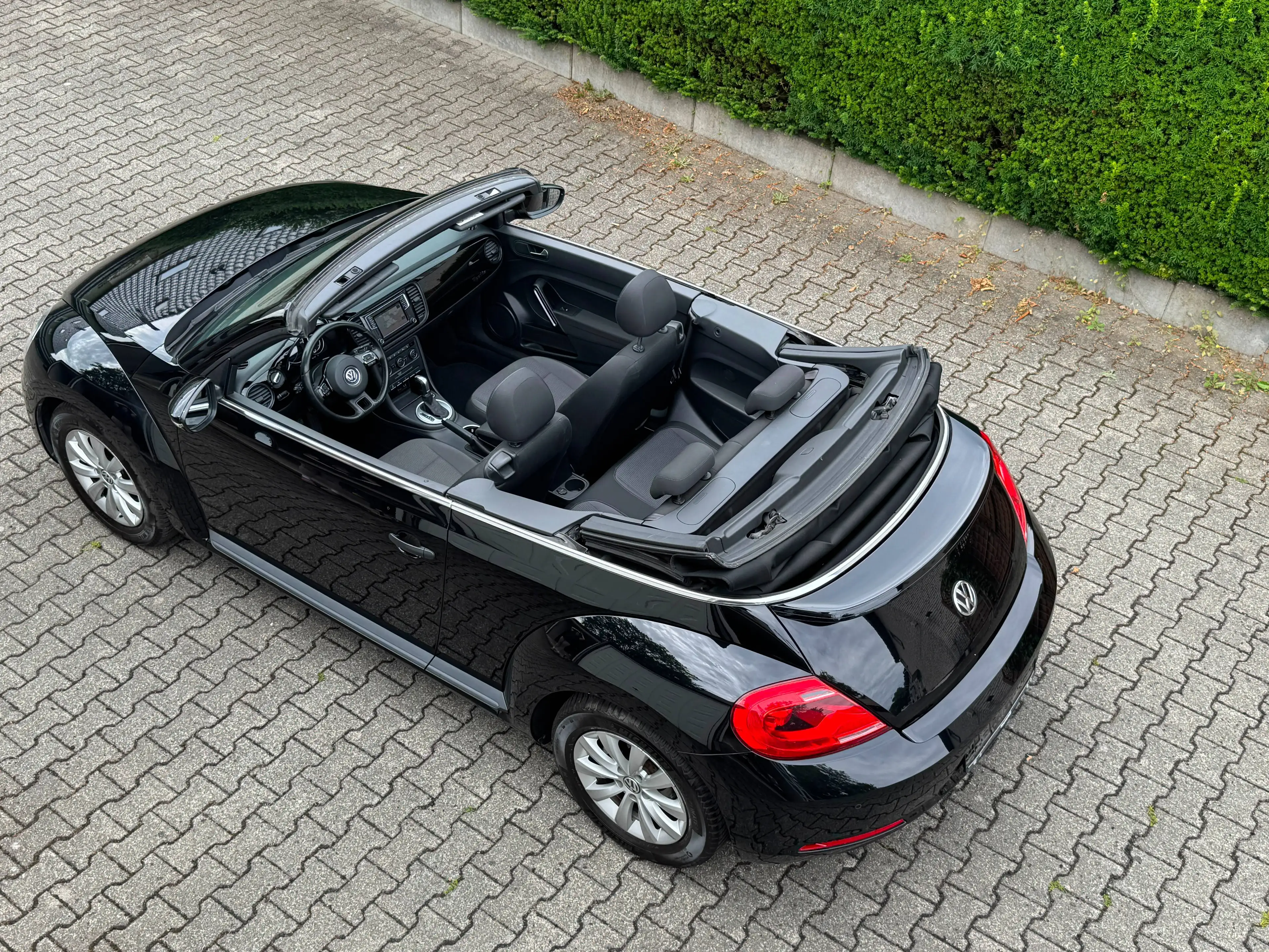 Volkswagen Beetle Basis BMT AUTOMATIK — photo 3
