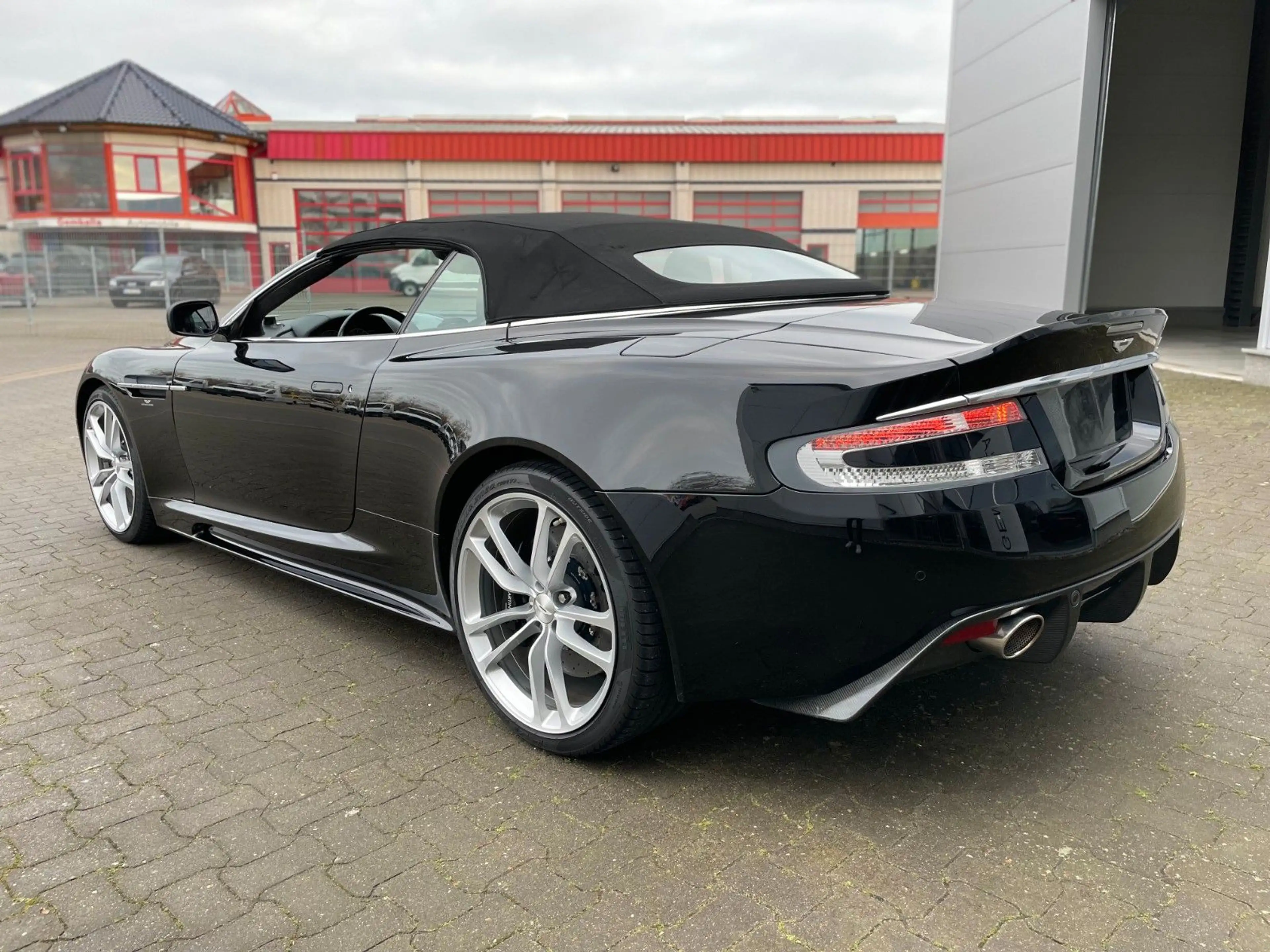Aston Martin DBS 6.0 VOLANTE CARBON BLACK, DEUTSCHES FZG. — photo 3