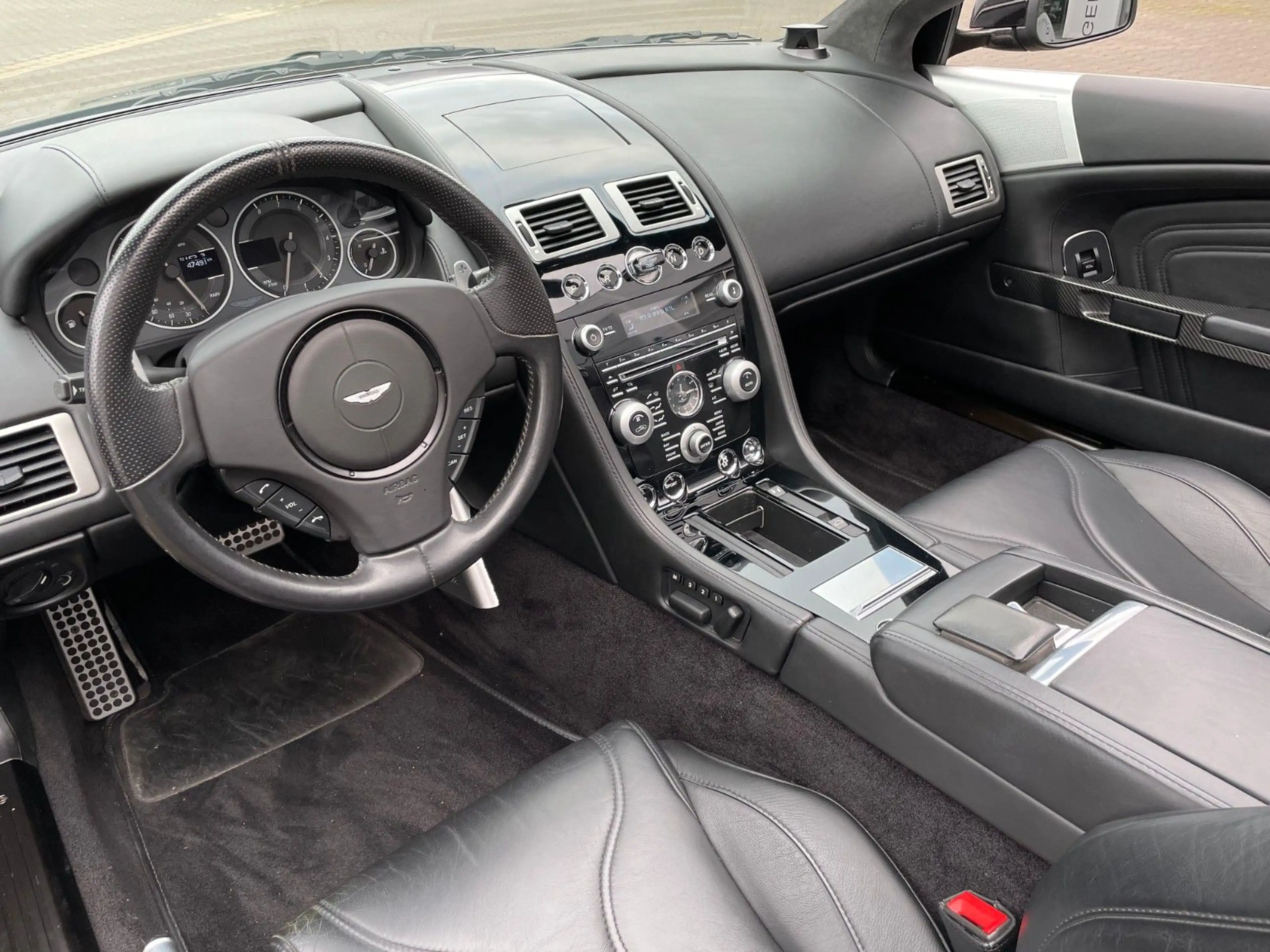 Aston Martin DBS 6.0 VOLANTE CARBON BLACK, DEUTSCHES FZG. — photo 8