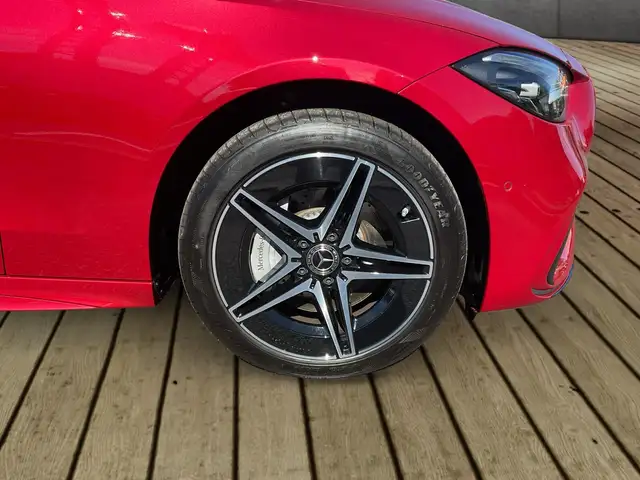 Mercedes-Benz C-Class view 6