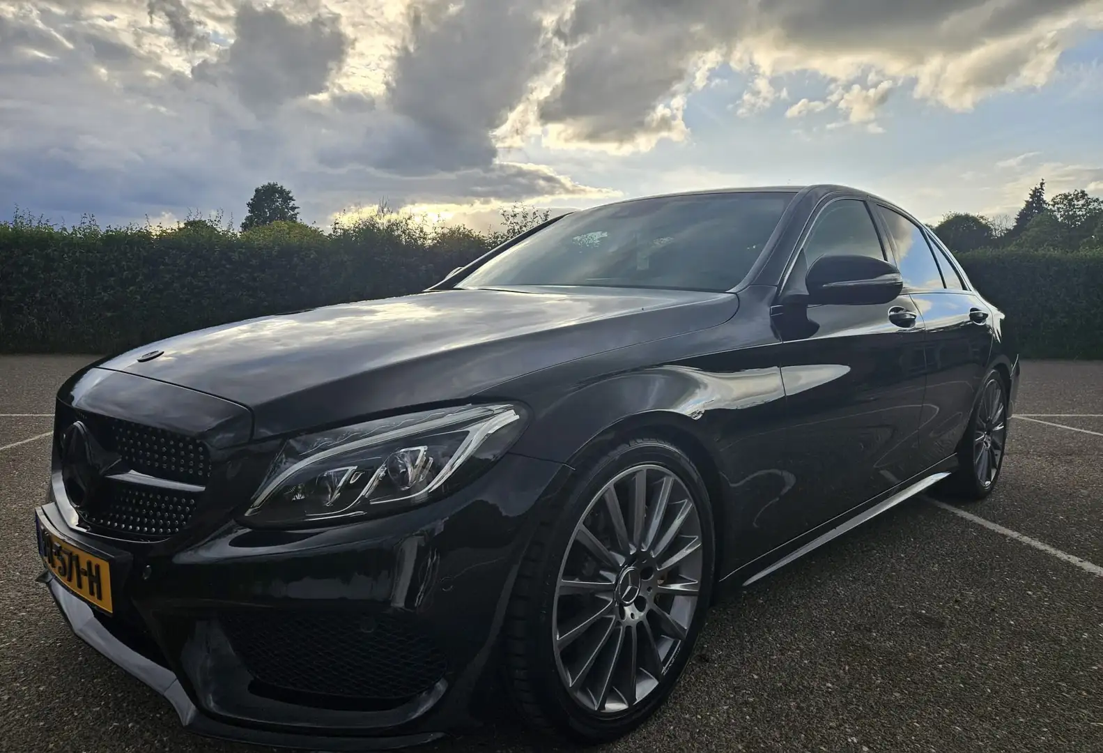 Mercedes-Benz C 250 7G-TRONIC AMG Line - 2