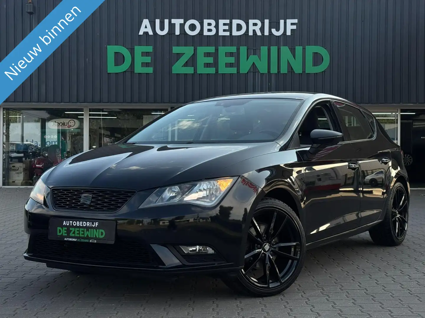 SEAT Leon 1.2 TSI Style|Black on Black|Rijklaar Zwart - 1