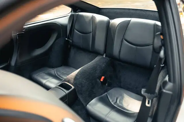 Porsche 911 view 6
