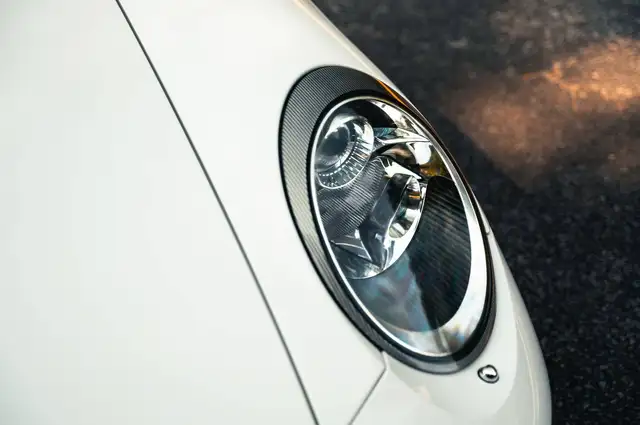 Porsche 911 view 18