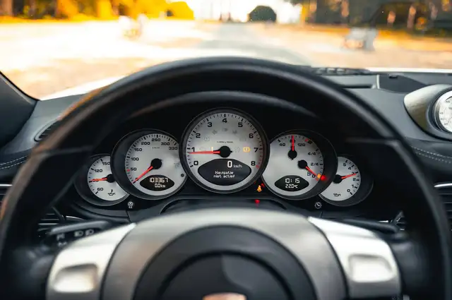 Porsche 911 view 16