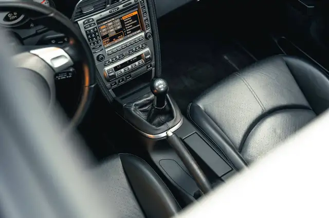 Porsche 911 view 12