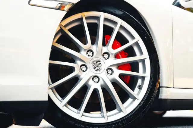 Porsche 911 view 21