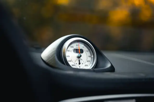 Porsche 911 view 15