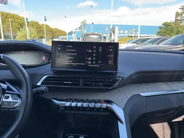 Peugeot 3008 view 12