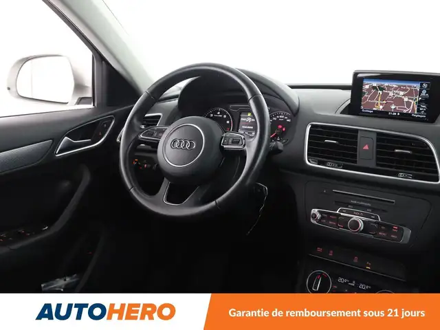 Audi Q3 view 13