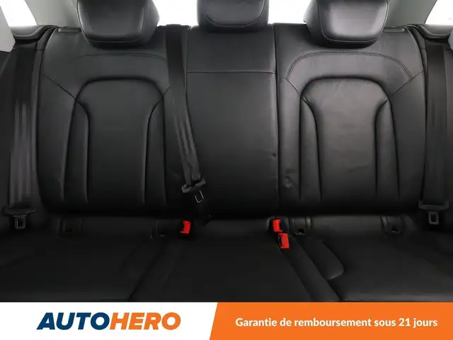 Audi Q3 view 15