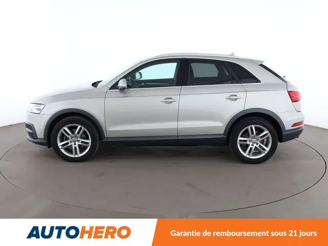 Audi Q3 view 3