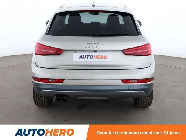 Audi Q3 view 5