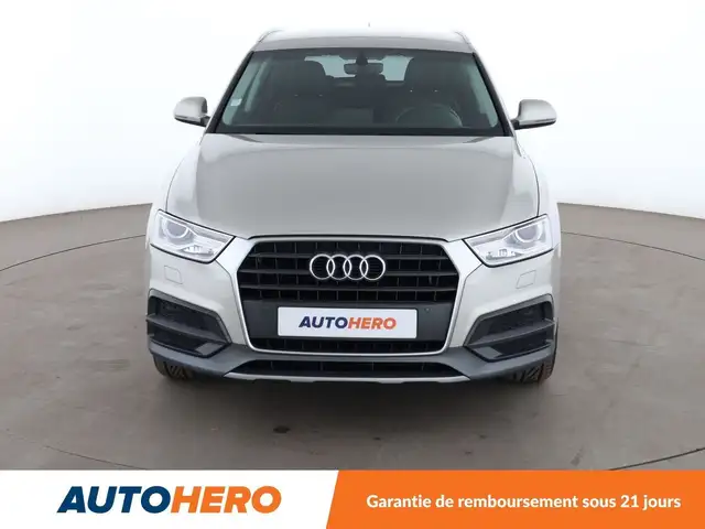 Audi Q3 view 9