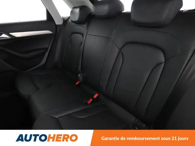 Audi Q3 view 14