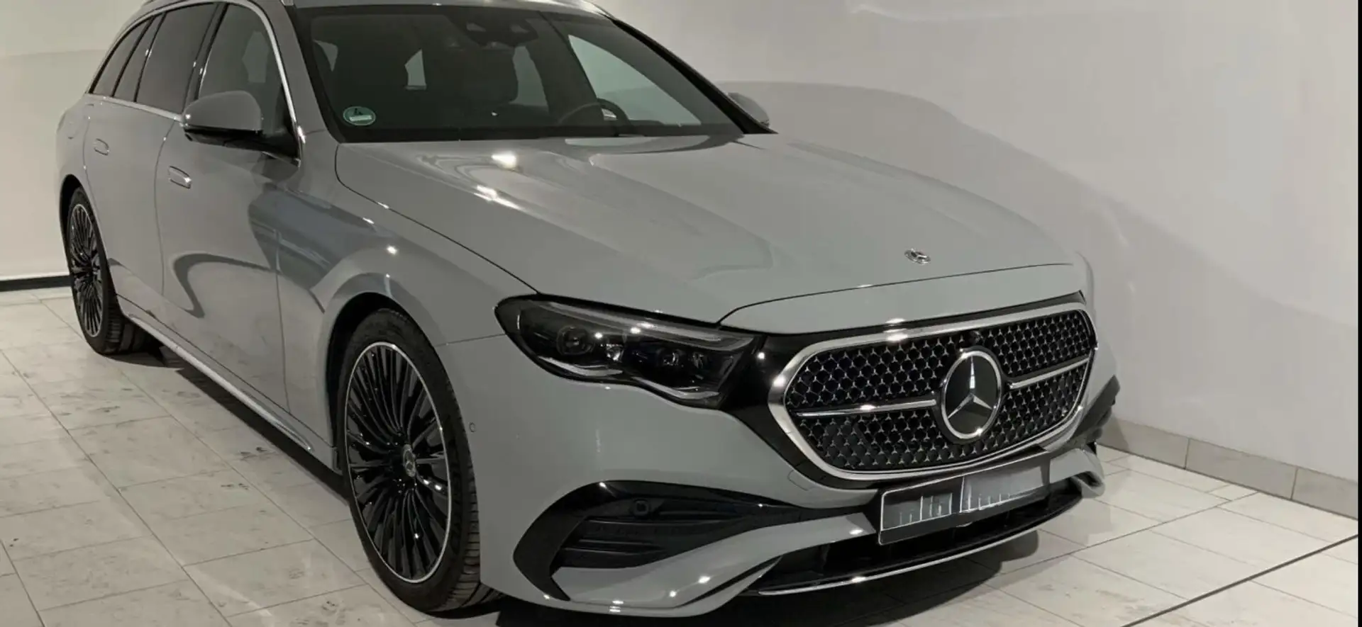 Mercedes-Benz E 300 Mercedes-Benz E 300 SW de phev amg line Premium Beige - 1