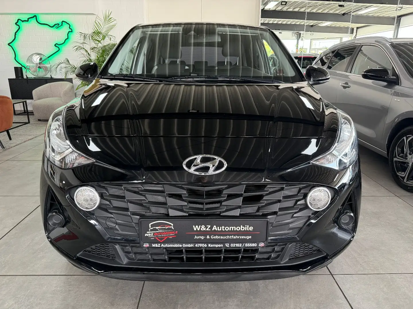 Hyundai i10 1.0 Trend +Automatik+SHZ+Kamera+CarPlay+ Černá - 2