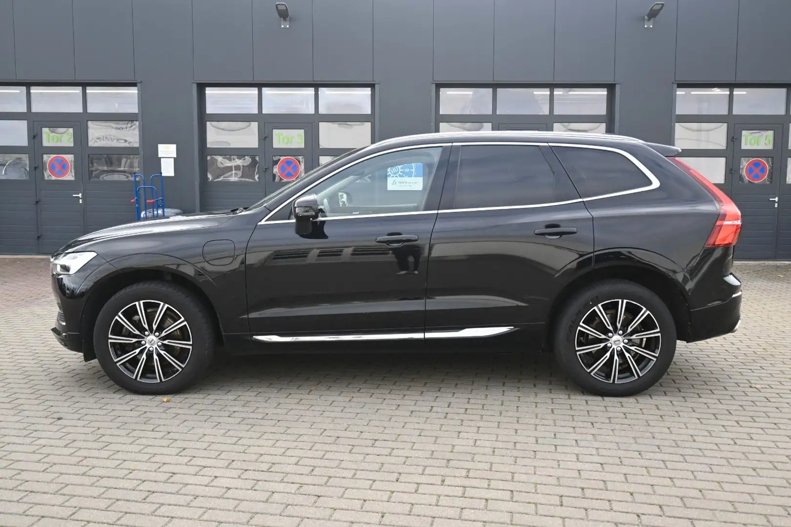 Volvo XC60 T8 RC AWD Inscription*PANO*RFK*BLIS*DAB Noir - 2