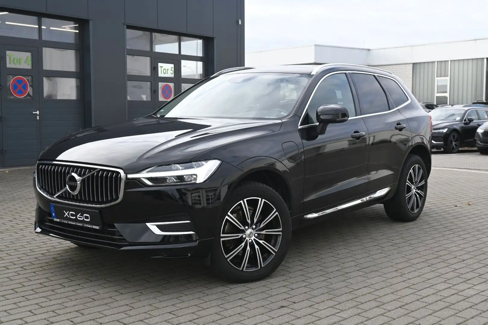 Volvo XC60 T8 RC AWD Inscription*PANO*RFK*BLIS*DAB Noir - 1