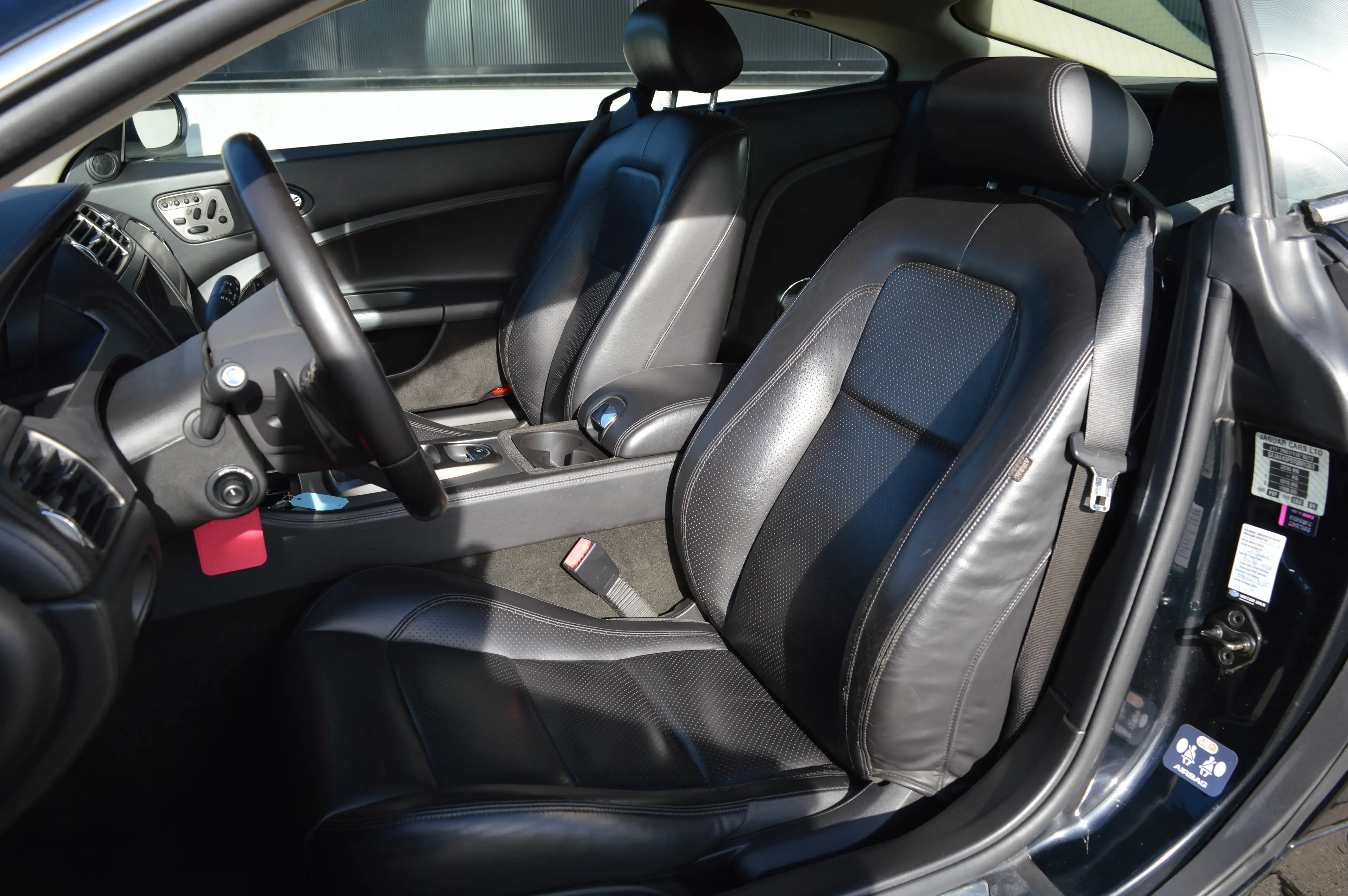 Jaguar XK Coupé 4.2i V8 - Jaguar services - Top condition — photo 7