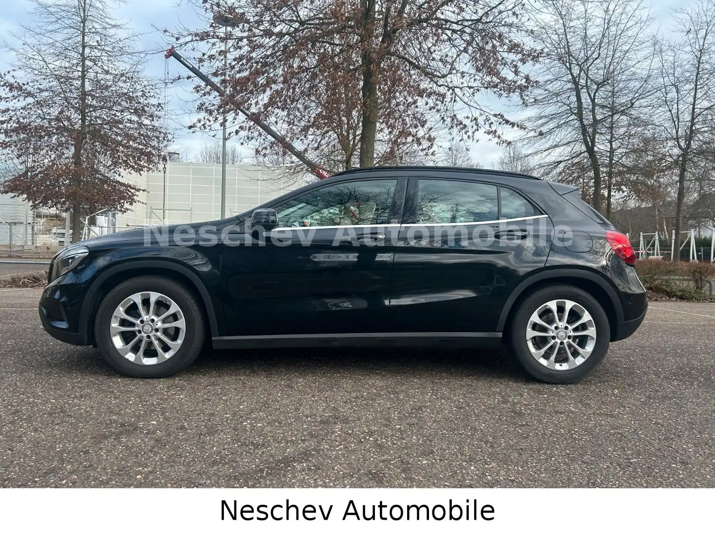 Mercedes-Benz GLA 200 d Style Leder/Navi/Bi-Xenon/AHK/PTS/2.Hd Nero - 2