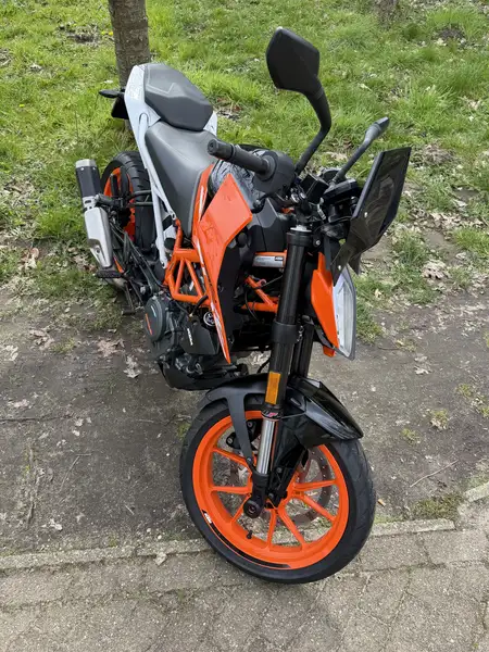 KTM 390 Duke - foto 3