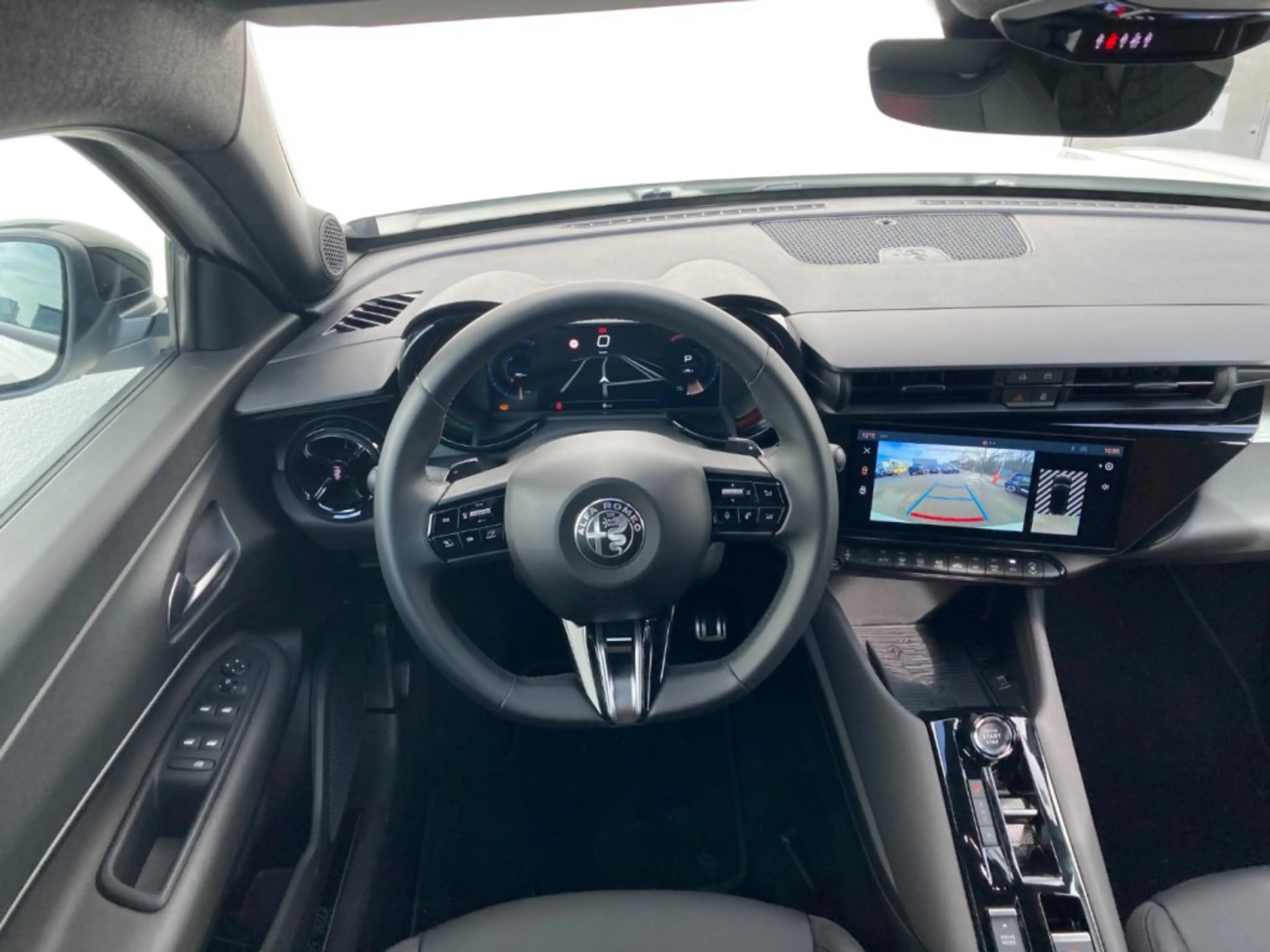 Alfa Romeo Junior SPECIALE IBRIDA 1.2 — photo 5