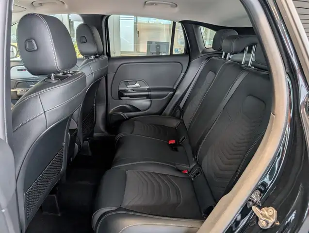 Mercedes-Benz Gla view 8