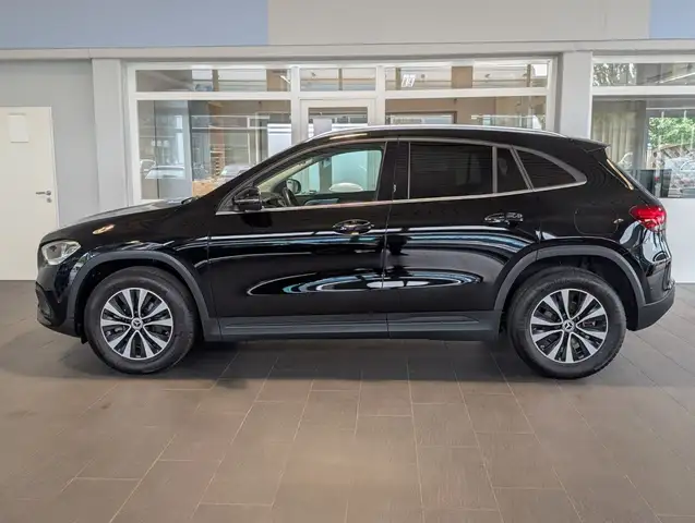Mercedes-Benz Gla view 6