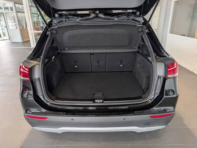 Mercedes-Benz Gla view 11