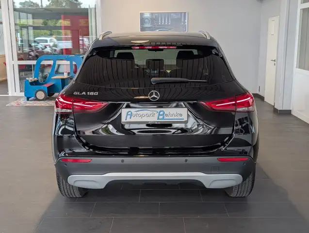 Mercedes-Benz Gla view 10
