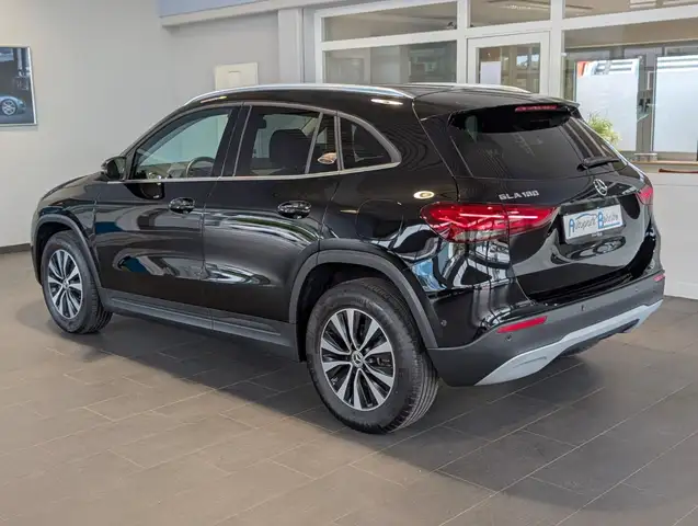 Mercedes-Benz Gla view 9