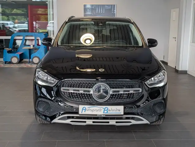 Mercedes-Benz Gla view 4