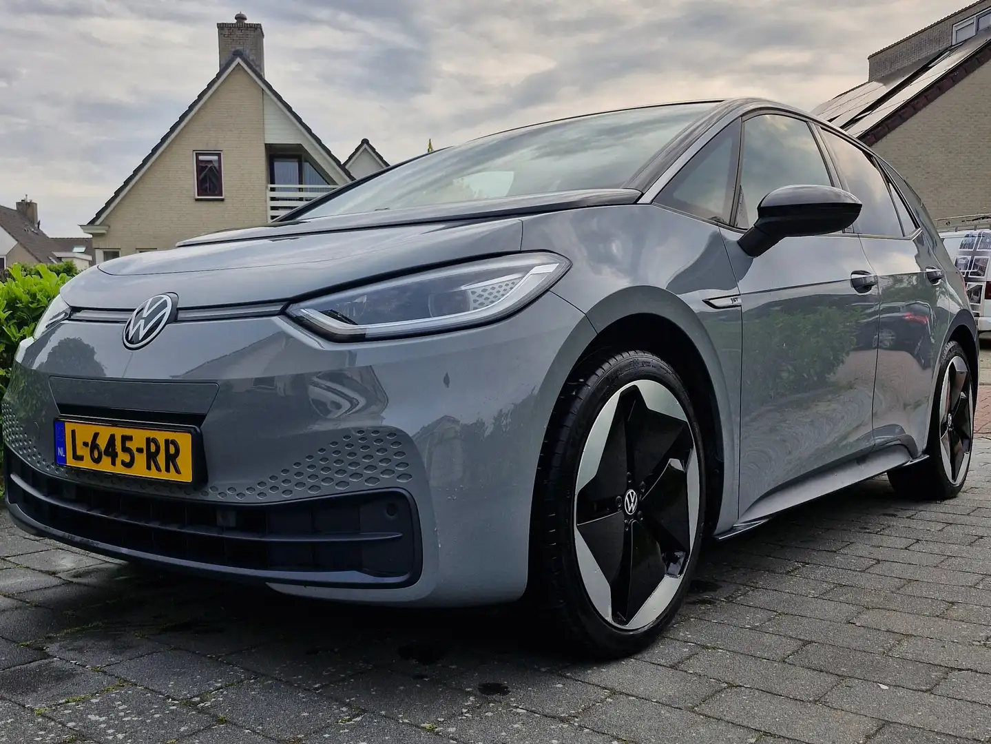Volkswagen ID.3 ID.3 First Max 58 kWh,Pano,Head up,20 inch,IQ Grijs - 1