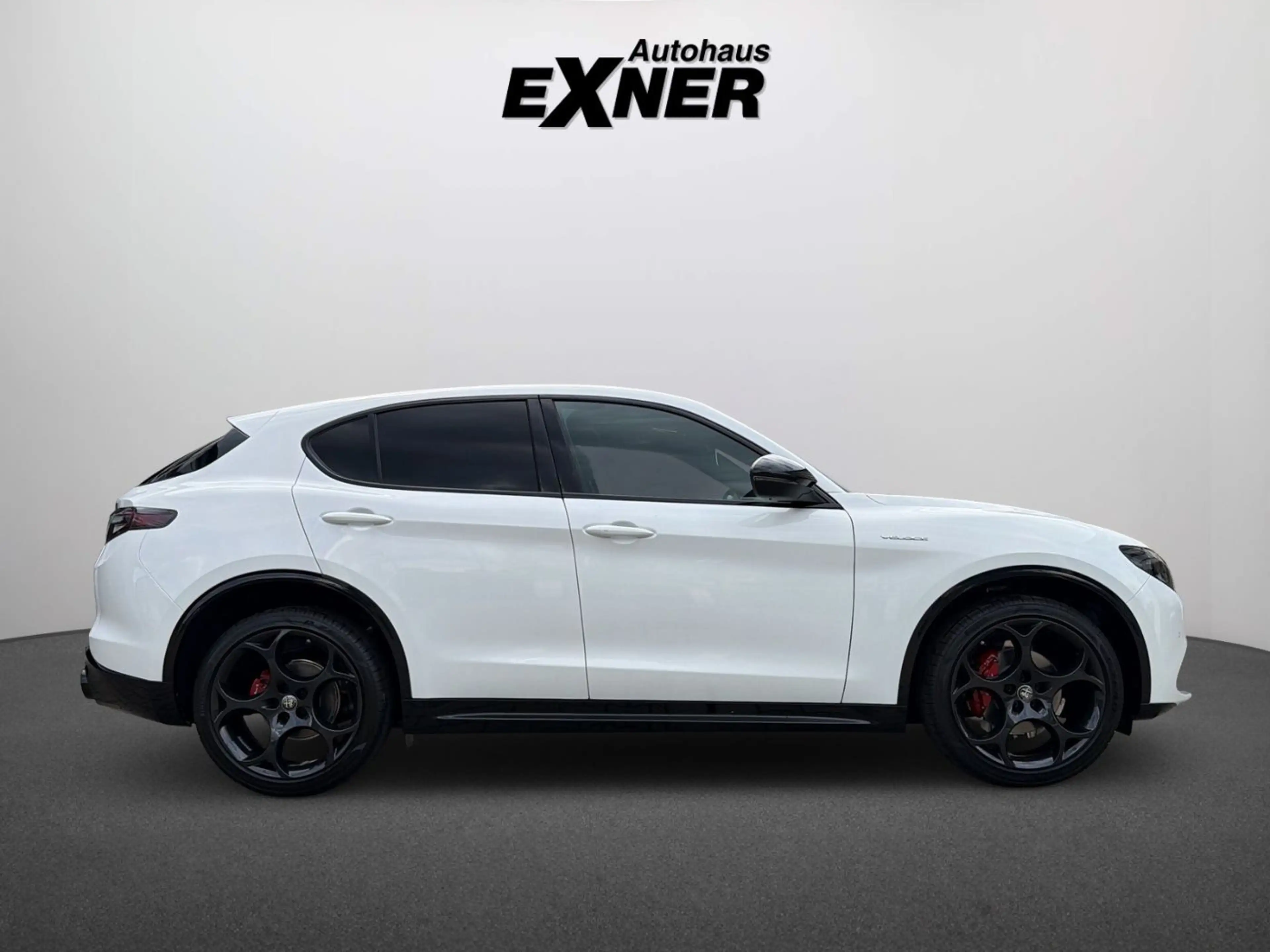 Alfa Romeo Stelvio VELOCE 2.2 Diesel 16V 154kW ACC+LED+Navi — photo 7
