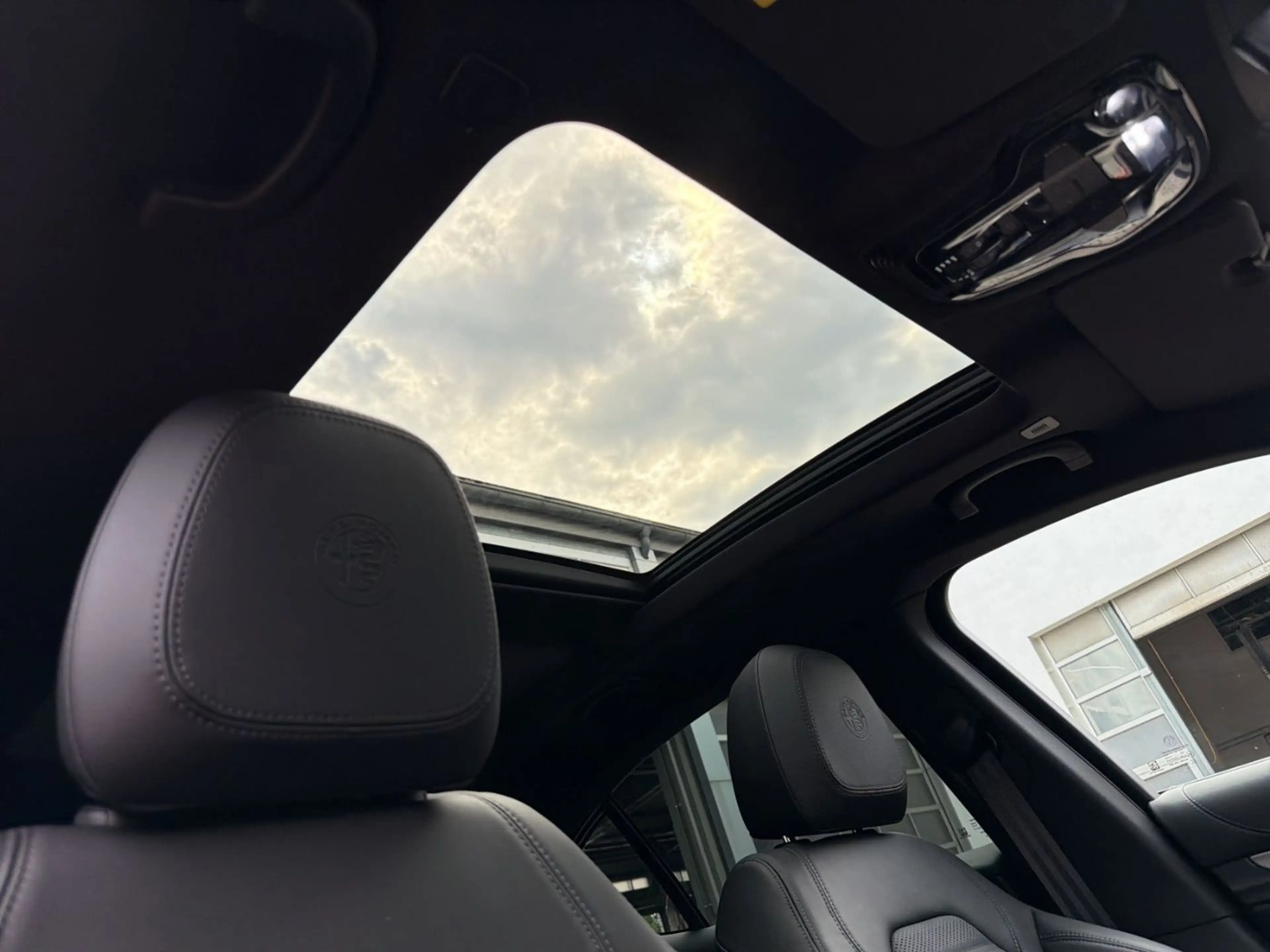 Alfa Romeo Stelvio VELOCE 2.2 Diesel 16V 154kW ACC+LED+Navi — photo 13