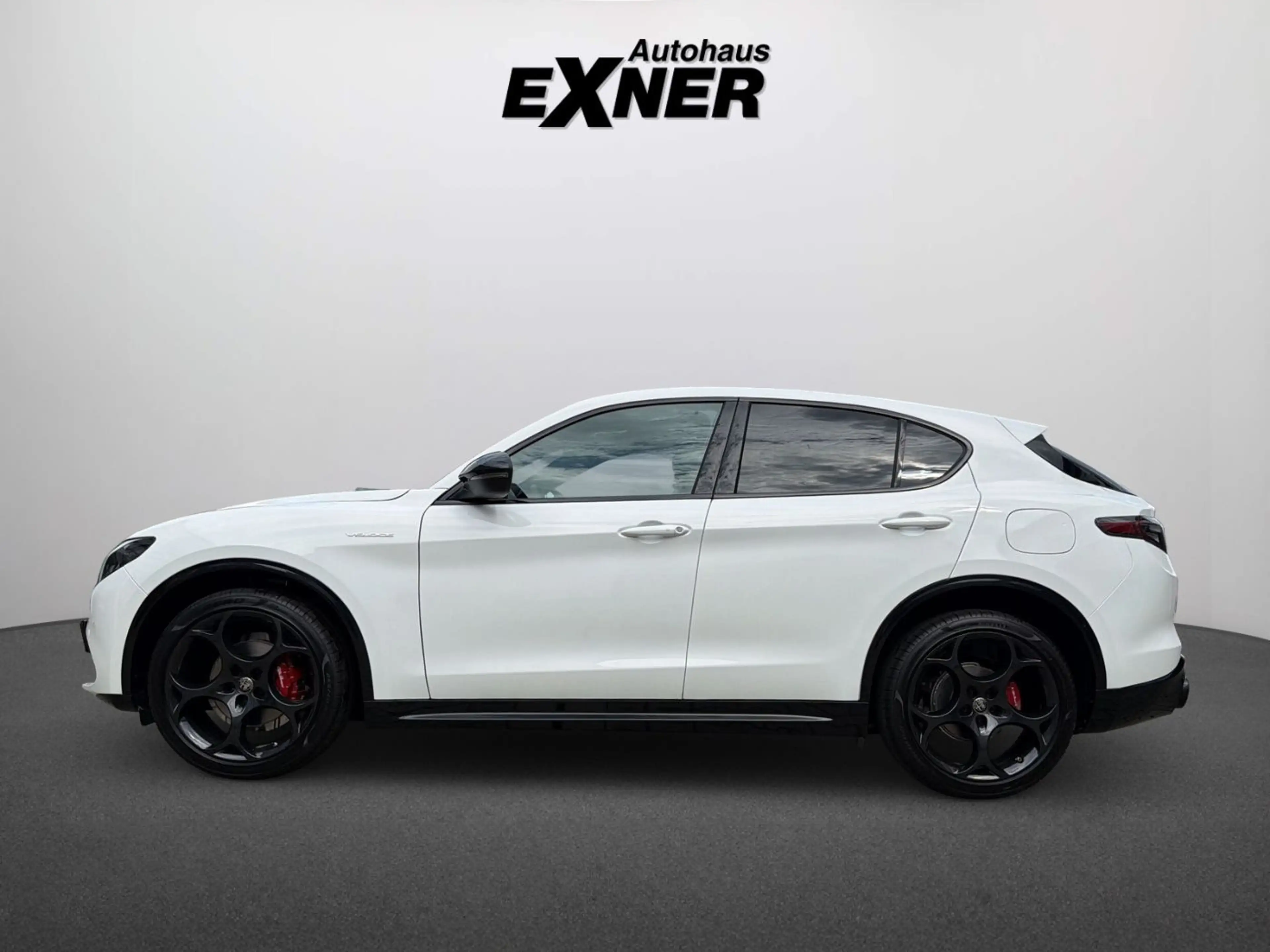 Alfa Romeo Stelvio VELOCE 2.2 Diesel 16V 154kW ACC+LED+Navi — photo 6