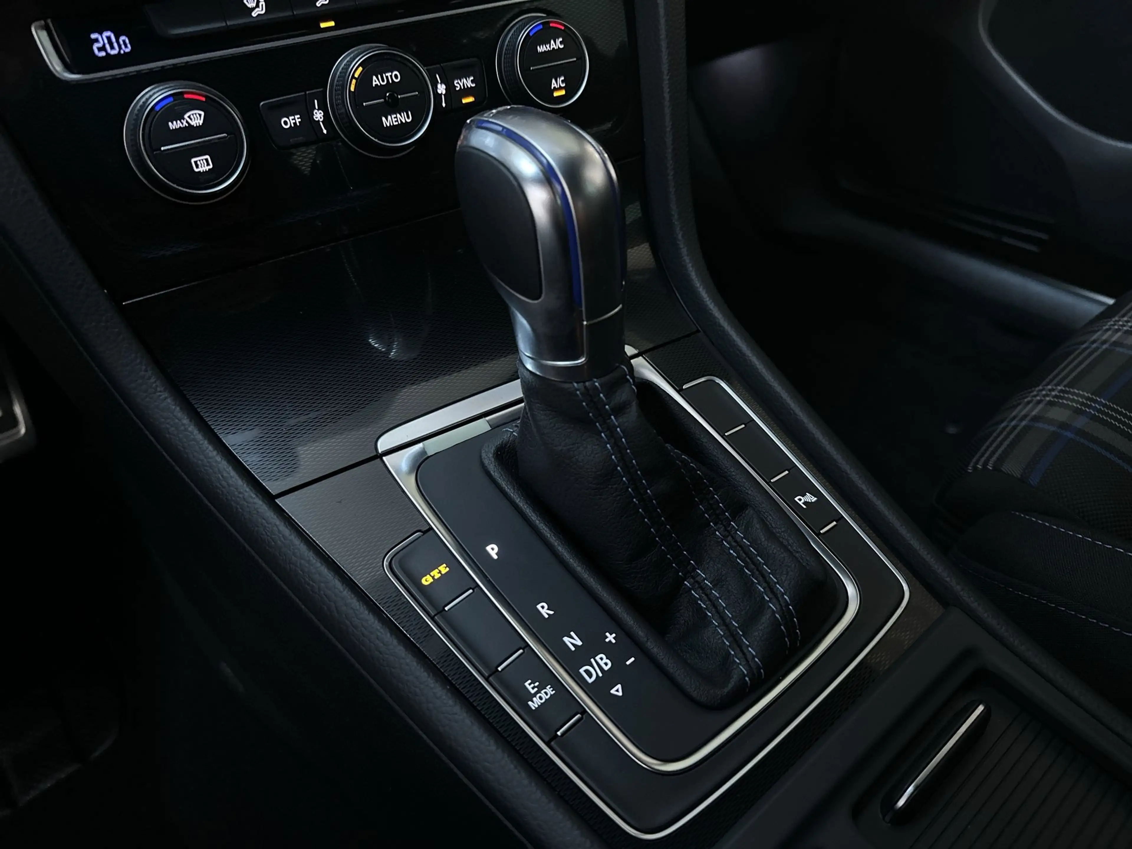 Volkswagen Golf GTE 1.4 TSI DSG Navigatie Climate Control Parkeersenso — photo 13