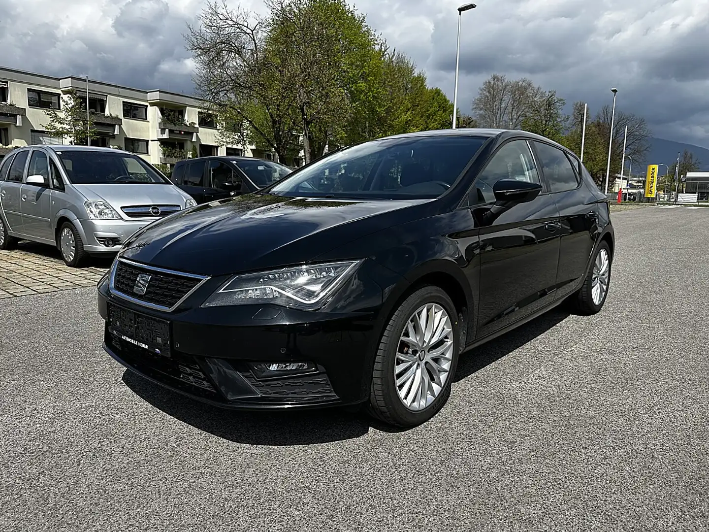 SEAT Leon Style 1,2 TSI LED Klimaautomatik Sitzheizung Pa... Schwarz - 1