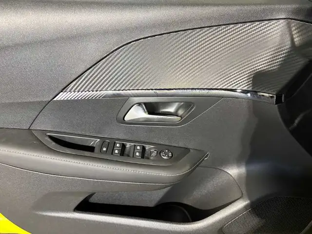 Peugeot 208 view 10