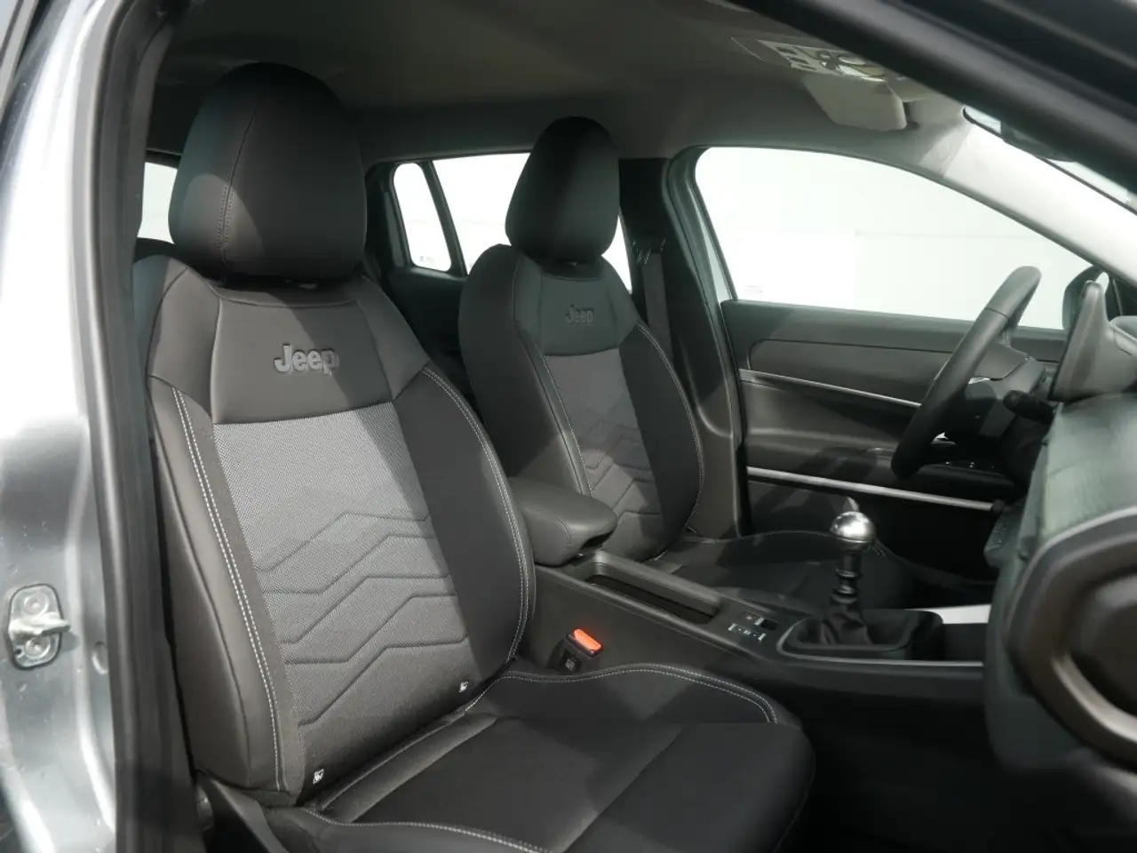 Jeep Avenger ALTITUDE 1.2 T3 100 PS PDC WINTER INFO KOMFORT ALL 14