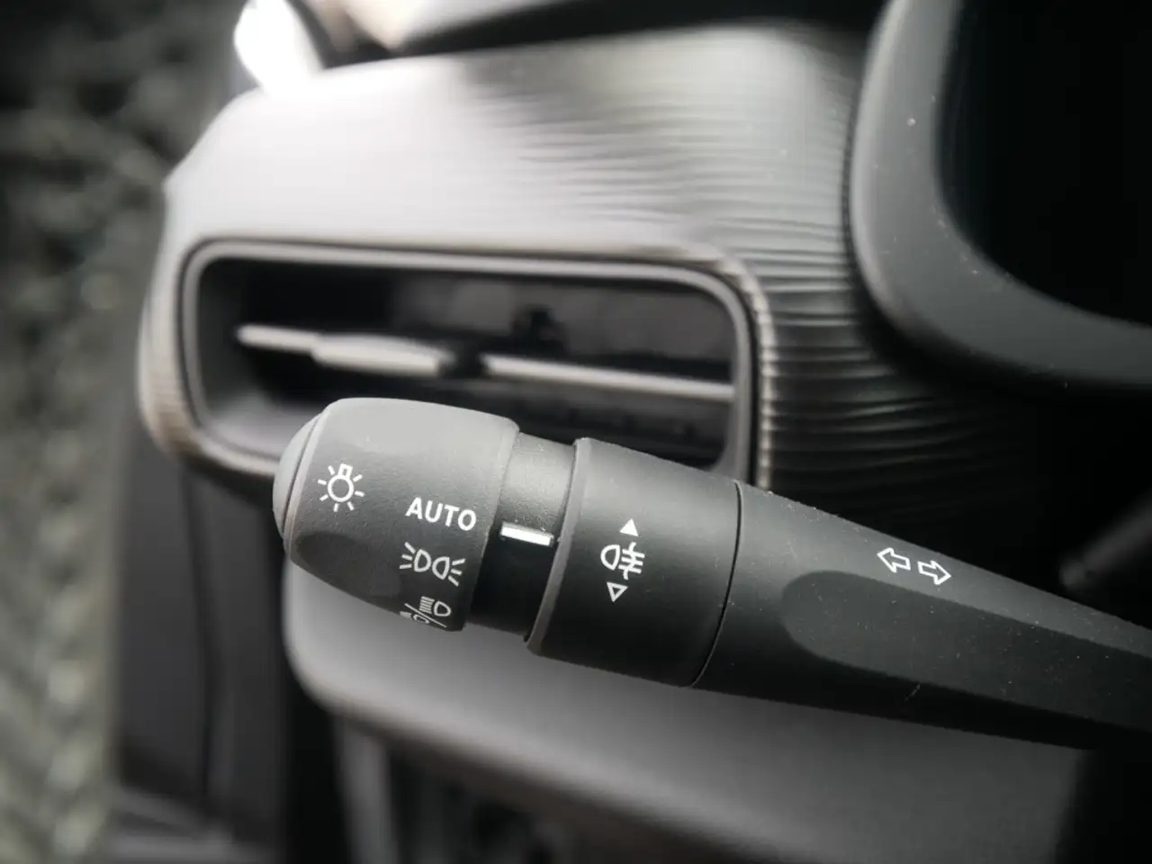 Jeep Avenger ALTITUDE 1.2 T3 100 PS PDC WINTER INFO KOMFORT ALL 20