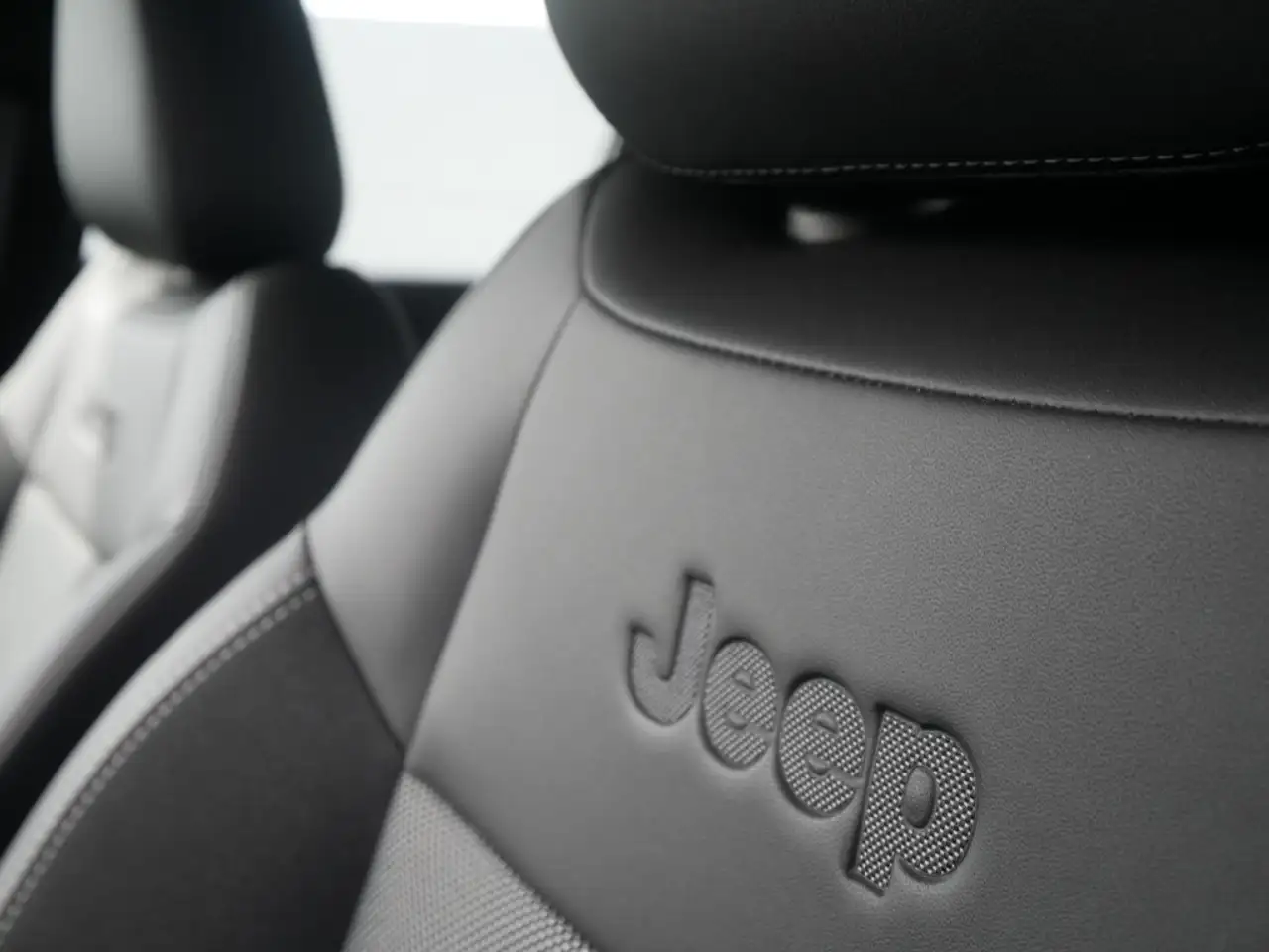 Jeep Avenger ALTITUDE 1.2 T3 100 PS PDC WINTER INFO KOMFORT ALL 9