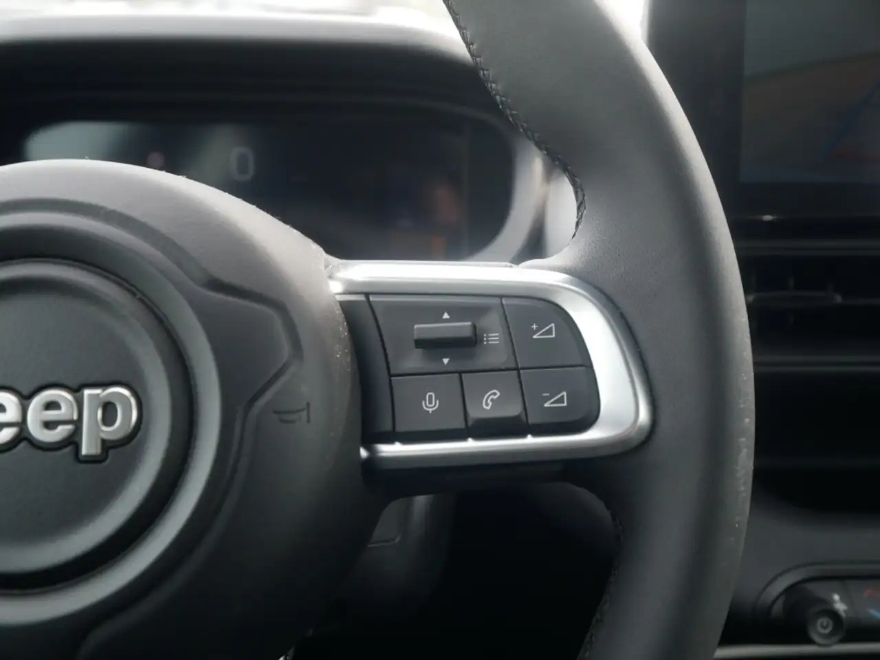 Jeep Avenger ALTITUDE 1.2 T3 100 PS PDC WINTER INFO KOMFORT ALL 18