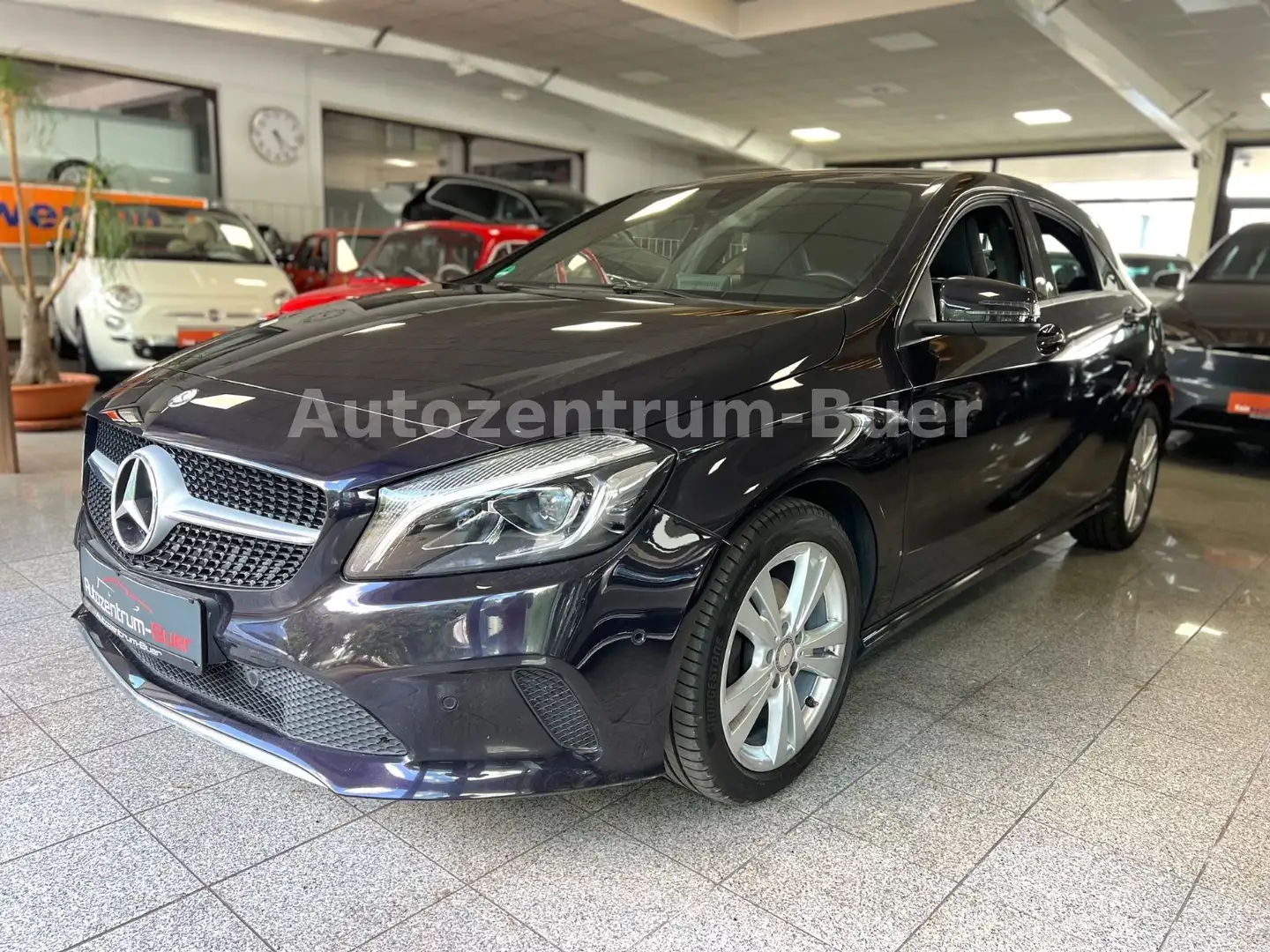 Mercedes-Benz A 180 A-Klasse A 180 Harman-Kardon/Navi/Sitzheizung Violett - 1